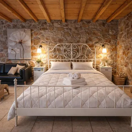 Estate Tsiati * Pirgiotika